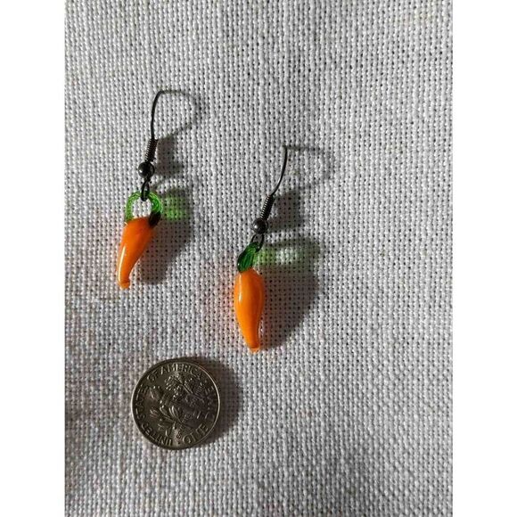 Handmade blown glass carrot earrings - Picture 3 of 6